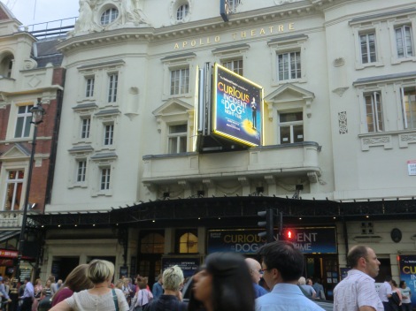 The Gielgud Theatre, advertising Private Lives.